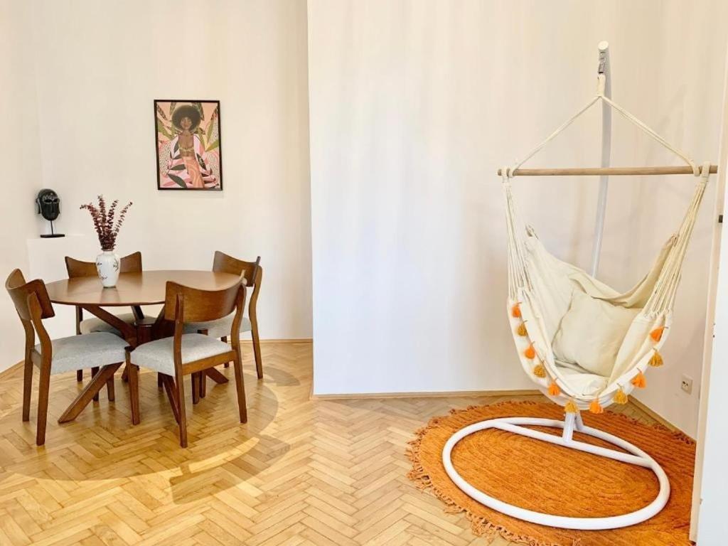 Appartamento & Modern With Balcony