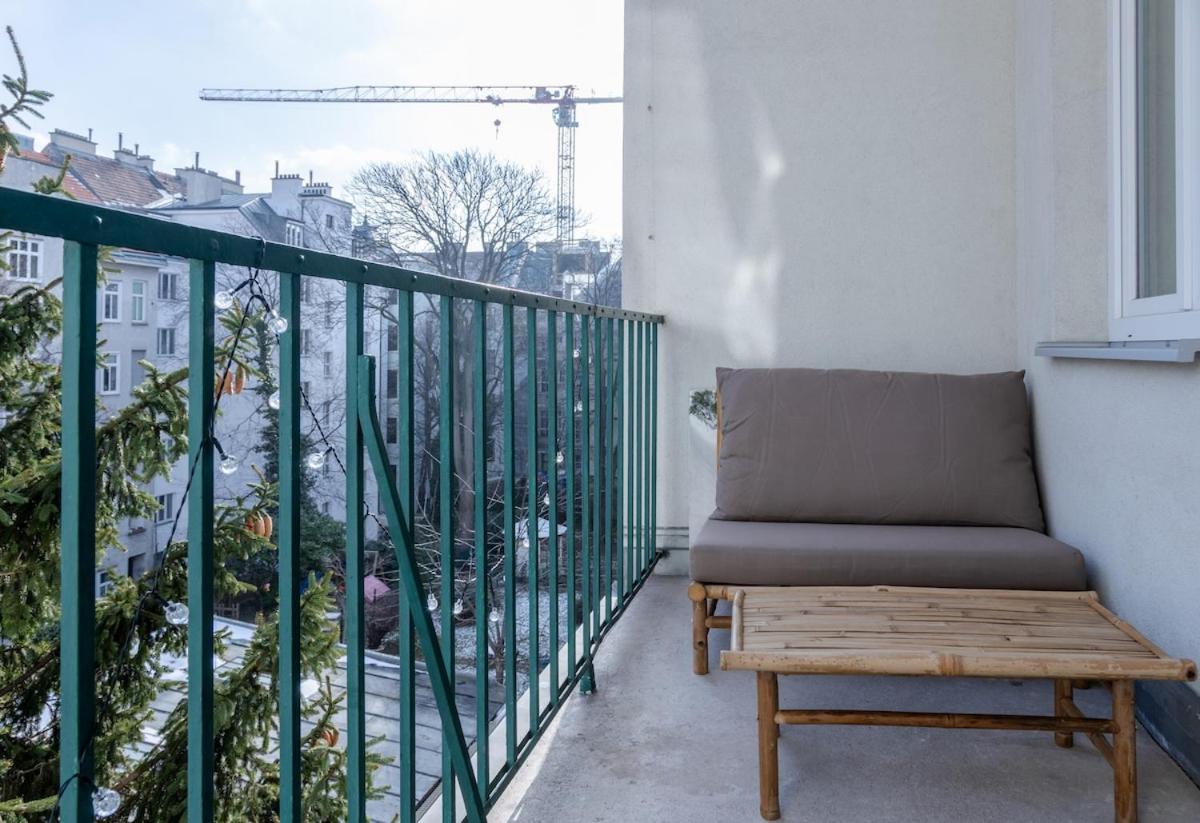 & Modern With Balcony Vienna